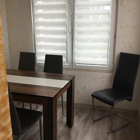 3 Angels O K B شقة *