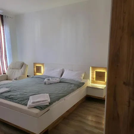 3 Angels O K B Апартаменты *